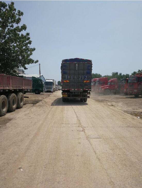 【啄木鸟在行动】槐荫区二环西路与西沙路交叉口向南500米附近扬尘明显