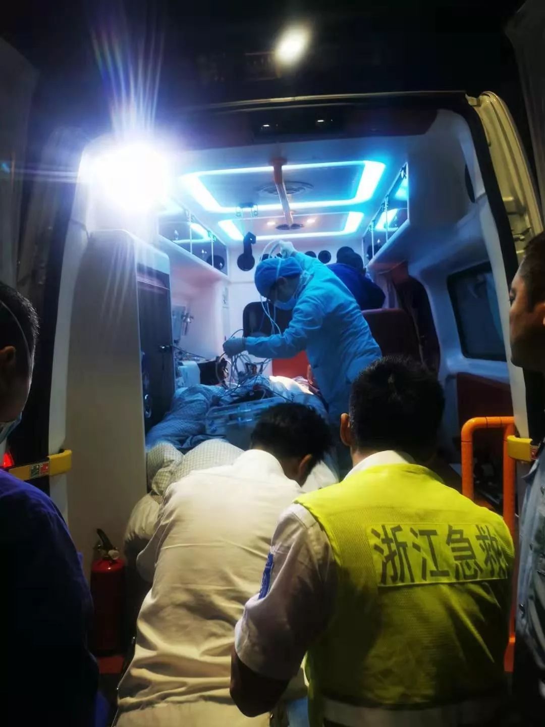 对不起，今天才认识你们！