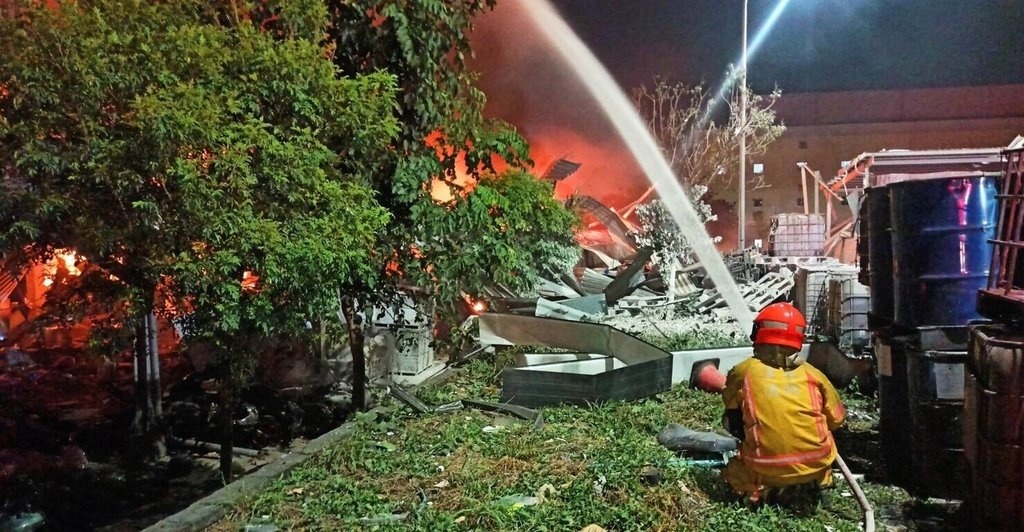 台湾一工厂突发爆炸，爆炸百余4名消防员死亡、名消百余人受伤