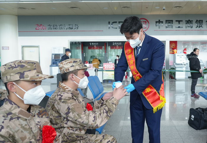 送兵入伍！济南国际机场保障入伍新兵踏上军旅征程