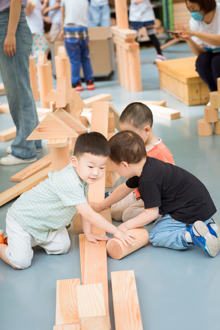 历下区百合幼教集团：“游戏引桥”助力幼儿平稳过渡