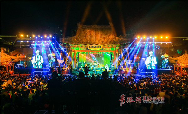 即墨古城再成“网红打卡地”民谣成网红 假期日均6.86万人到访