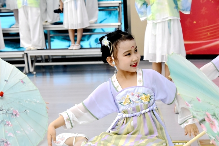 童声里的中国韵！齐鲁学校小学部启动诗文展演活动
