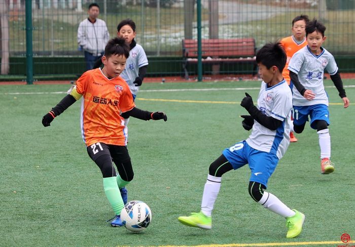 第一届济南市青少年足球俱乐部联赛隆重开幕