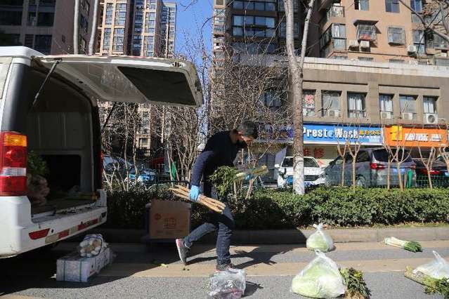 跟拍！武汉雪后，和送菜小哥一起出发