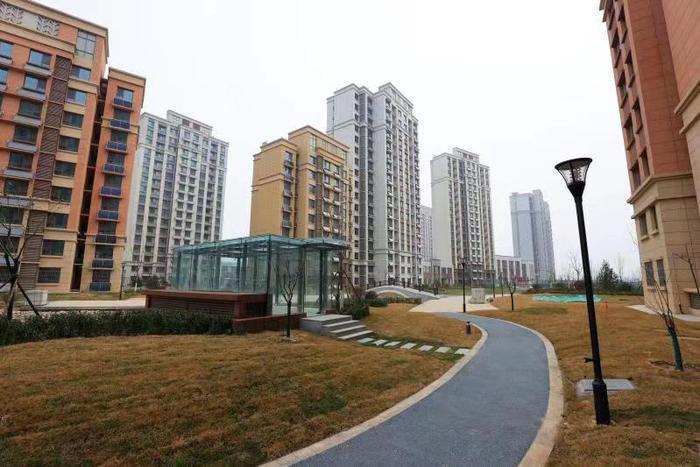 今年，起步区将加快大桥、崔寨建成安置区回迁