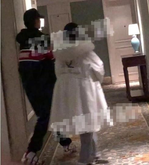 远离有妇之夫!李沁挽张若昀引热议 毕滢出入张丹峰房间被迫辞职