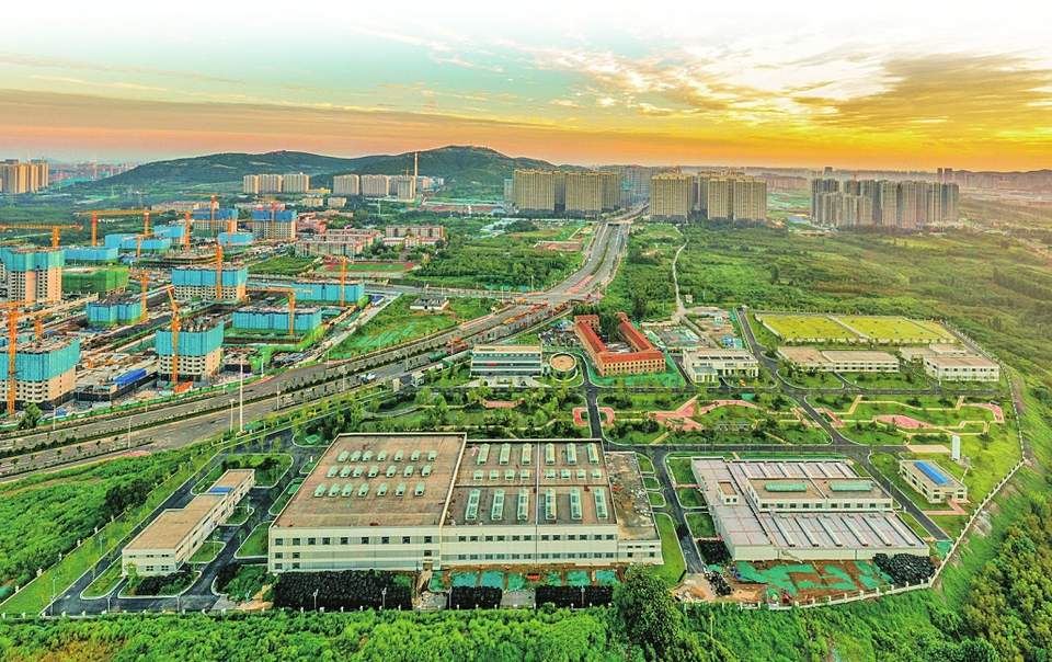 济南水务集团坚持“一分钟也不影响百姓用水”工作导向—— 供水服务有“效率”更有“温度”