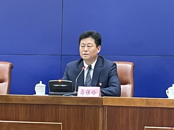 章丘区委书记马保岭在会上介绍,章丘区在党的正确领导下,实现了从贫困