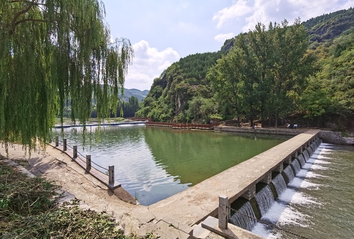 路畅景美，彩绘绿道点缀济南103省道旅游公路