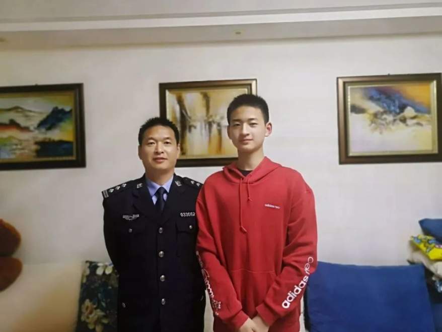 汶川大地震“敬礼娃娃”郎铮,收到北大录取通知书!