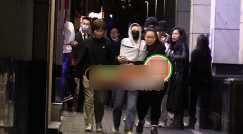 纯属误会!宋祖儿疑醉酒踢人是怎么回事?撒野脚踢路人形象大跌