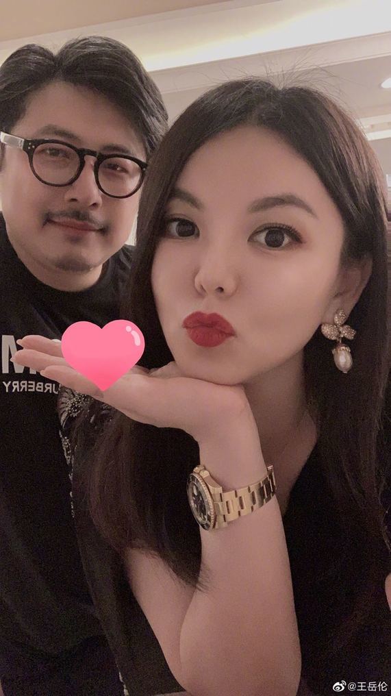 李湘又叒叕秀恩爱晒婚礼旧照力证夫妻感情如初
