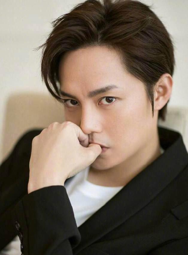 炒作or实锤?尹正带礼品前往蒋梦婕家疑好事将近 离官宣不远了?