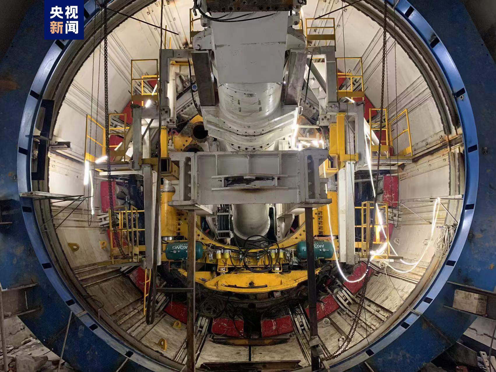 "长江上游轨道第一隧" 重庆轨道交通27号线长江隧道盾构始发 - 要闻 -