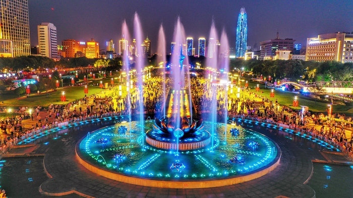 别跑空!明天起泉城广场音乐喷泉维护清洗将暂停喷放