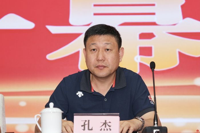 开幕式上,济南市群众体育事业发展中心党支部书记,济南市体育总会工作