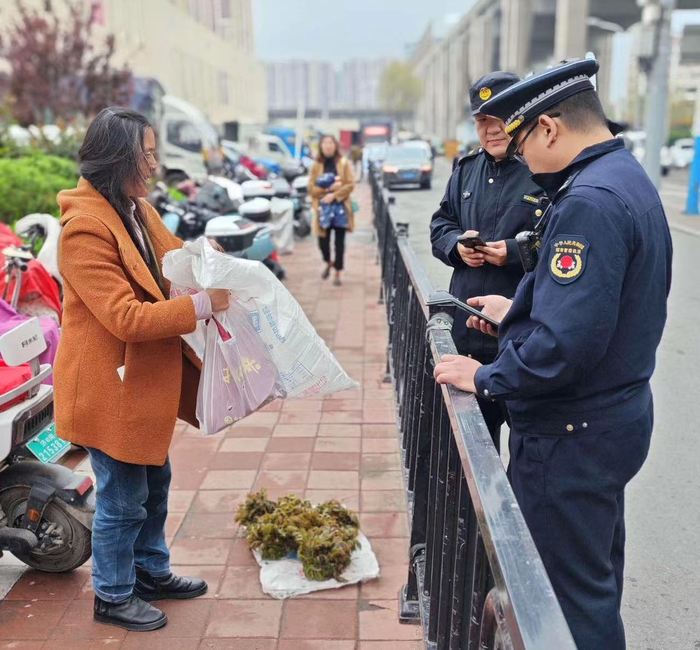 ���ѵ��ޣ�������º���ů�����ϳǹ���������������ռ��̯��ũ��Ʒ