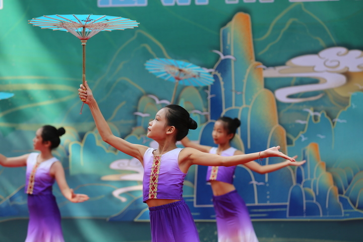 “泉”心向往 “涌动”动物园文艺演出成功举办