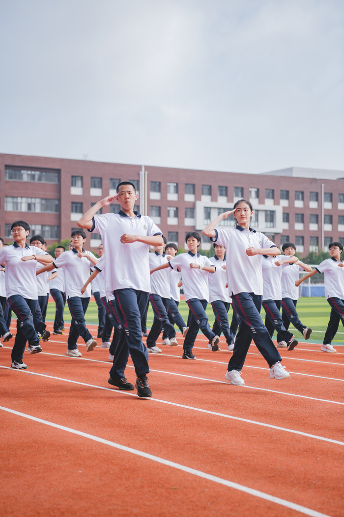 历城二中新高一军训向您汇报