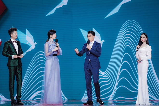 王耀庆登央视七夕晚会跨界主持唱歌跳舞魅力全开