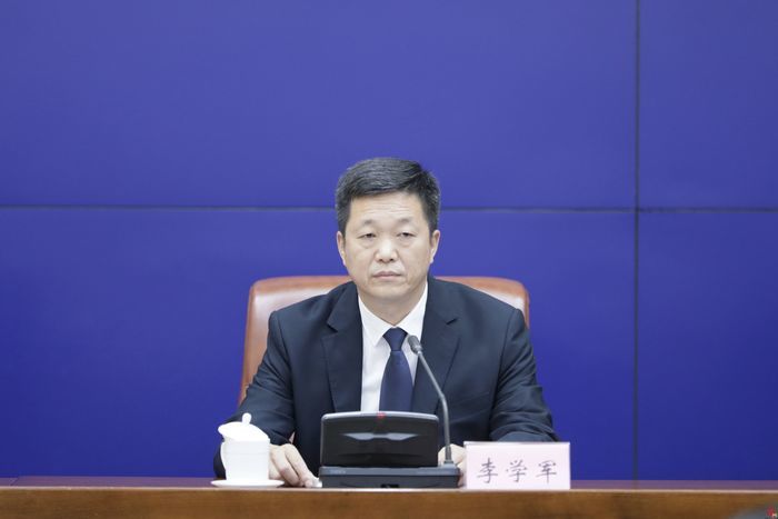 大厦召开新闻发布会,邀请济南市应急局党委委员,正处级领导干部李学军