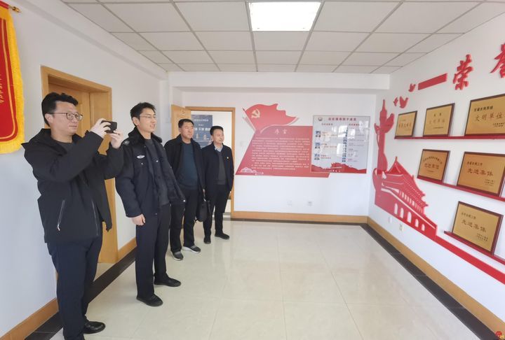 舜网讯 12月3日上午,市委党史学习教育第十七巡回指导组侯景文同志到