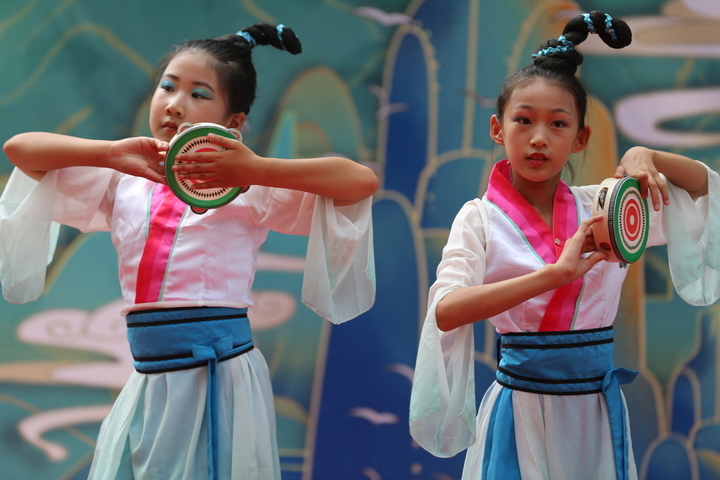 “泉”心向往 “涌动”动物园文艺演出成功举办