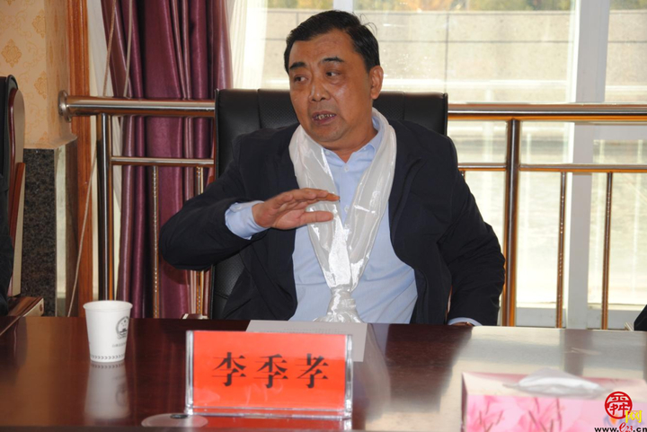 在9月4日的座谈会上,白朗县委书记次仁顿珠向考察团一行介绍了白朗县