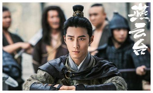 同居|何超莲窦骁疑已同居真的假的？赌王丧礼后何超莲高调秀恩爱暴露两人N多小秘密