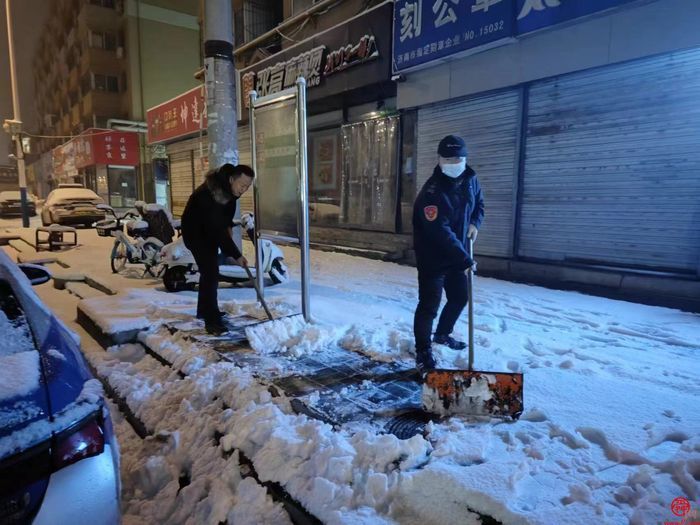 以雪为令 济南公交全力保障雪天出行安全