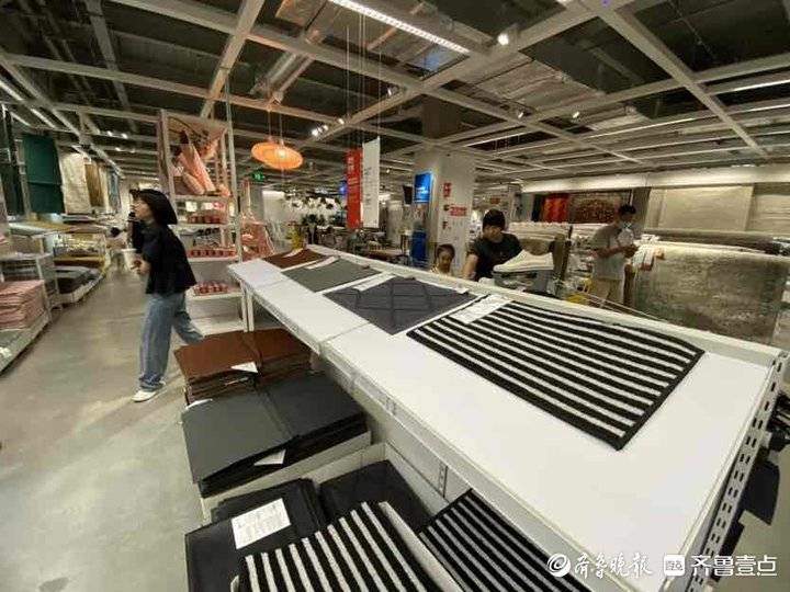 宜家防滑门垫不防滑？济南六旬老人踩上摔断腿