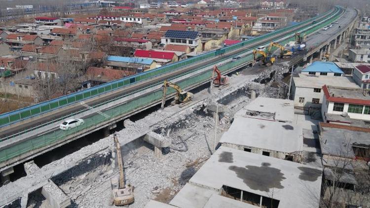 京沪莱新改扩建工程进展迅速 两座旧桥提前两月开拆