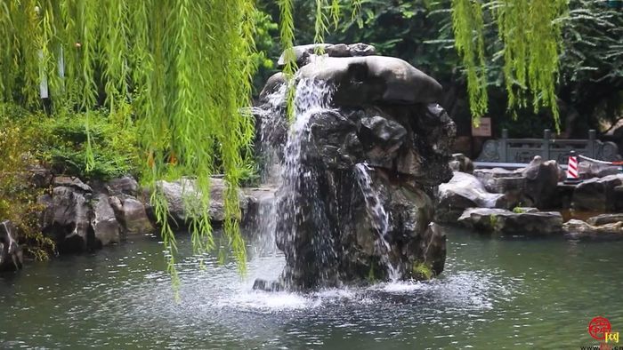 【千泉之城 醉美济南】秀美灵动 月牙飞瀑