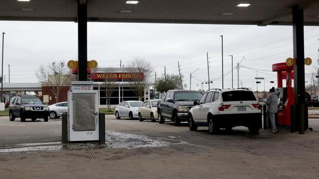 天灾人祸双重暴击 美国民众怨声载道