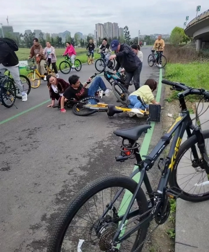 成都绿道单车相撞死亡事件背后：安全事故频发，管理方称正在整改