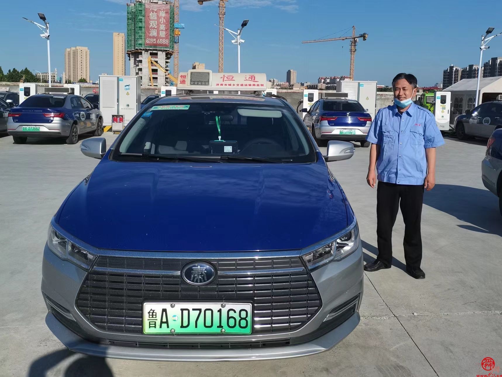 拾金不昧热情助人济南恒通出租车司机凡人善举擦亮城市流动名片