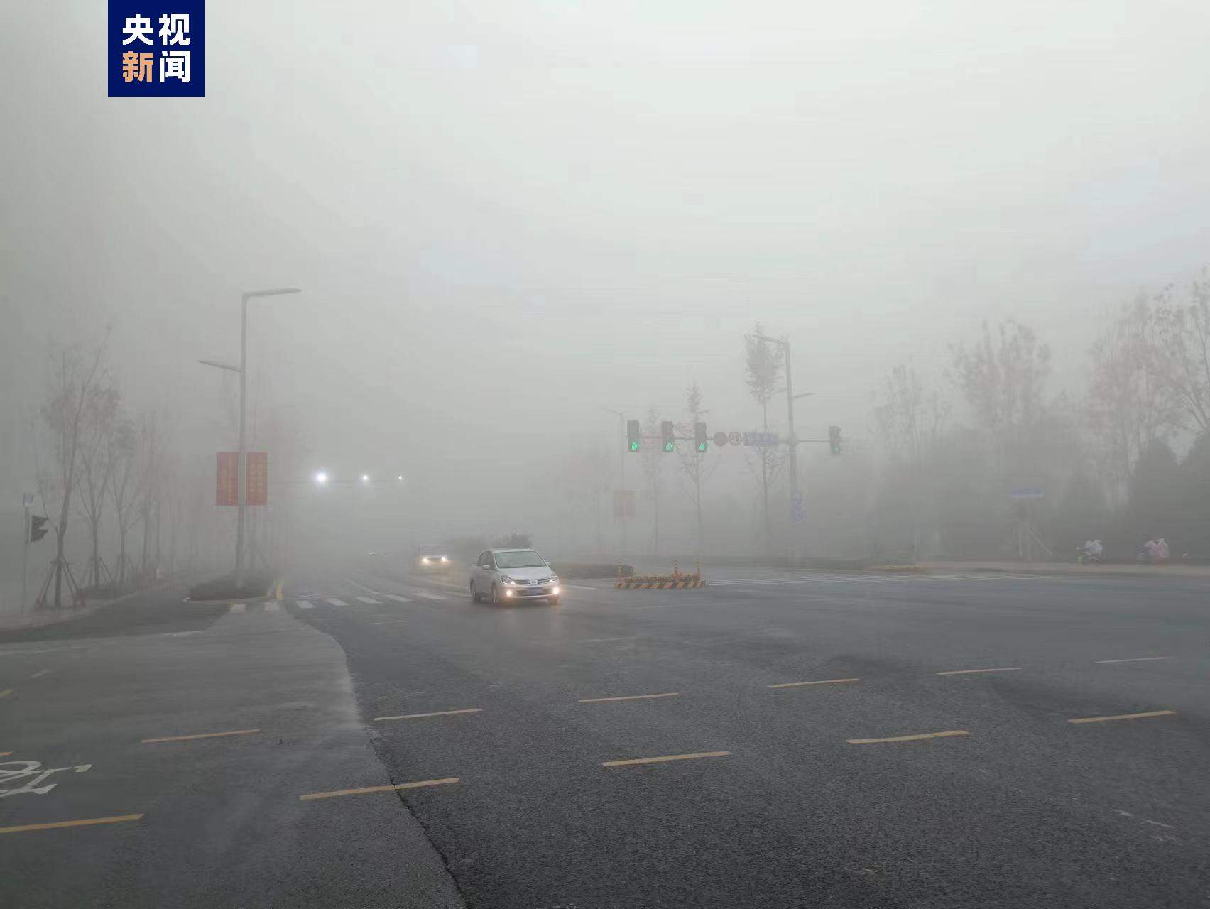 河北发布大雾黄色预警多地高速临时关闭沿线站口