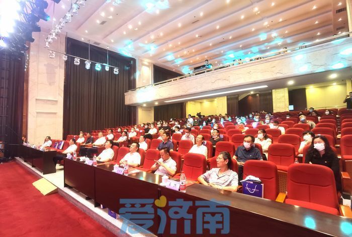 幸福柳下党旗红：王舍人街道举办“喜迎二十大 奋进新征程”庆七一文艺汇演