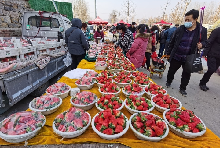 春节脚步临近，大集年味十足
