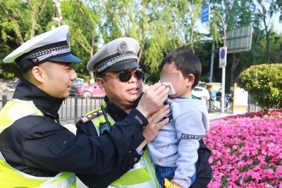 2021年5月1日14时许,长清交警大队民警胡堃,辅警王成,杨学凯,姜书泉