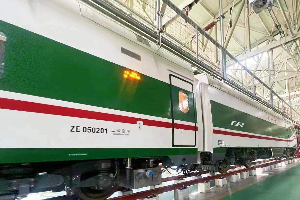 济南至威海间运行复兴号新车型上线运营