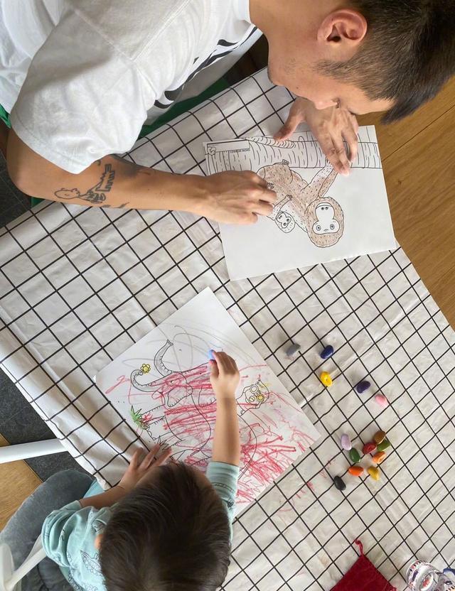 官宣！38岁余文乐老婆怀二胎 网友：最好的父亲节礼物