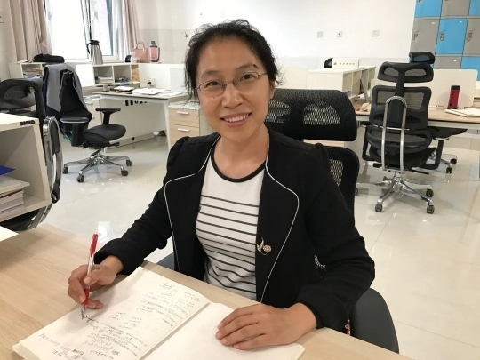 喜报历城二中王佳老师获济南市女职工建功立业标兵称号