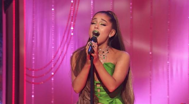 又被粉丝坑了！肖战新歌销售额将破亿！粉丝帮倒忙是怎么回事？