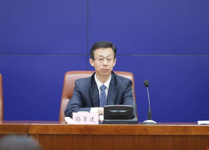 在5月11日召开的济南市委市政府新闻发布会上,槐荫区委副书记,区长