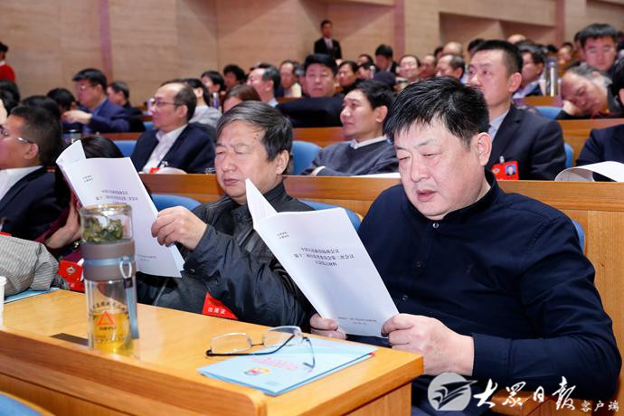 山东省政协十二届三次会议举行全体会议进行大会发言
