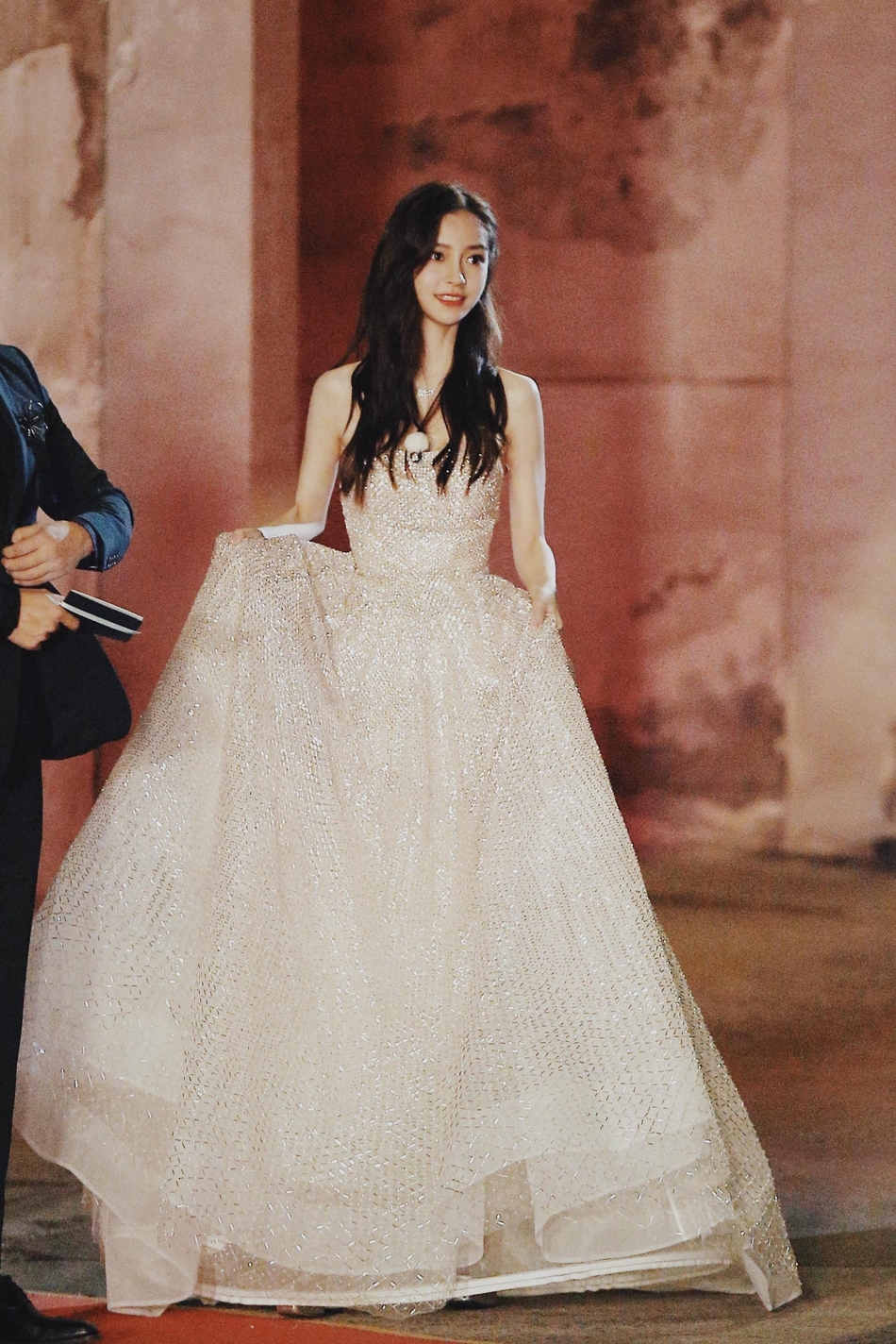 会大爆吗?《奔跑吧》路透曝光 蔡徐坤郭麒麟搭肩秒变3岁小朋友 