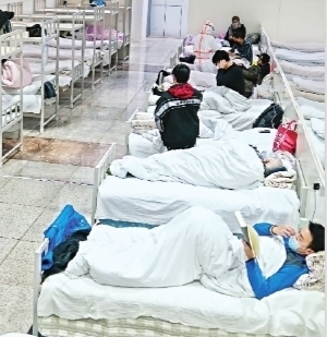 武汉3家“方舱医院”开始收治首批患者