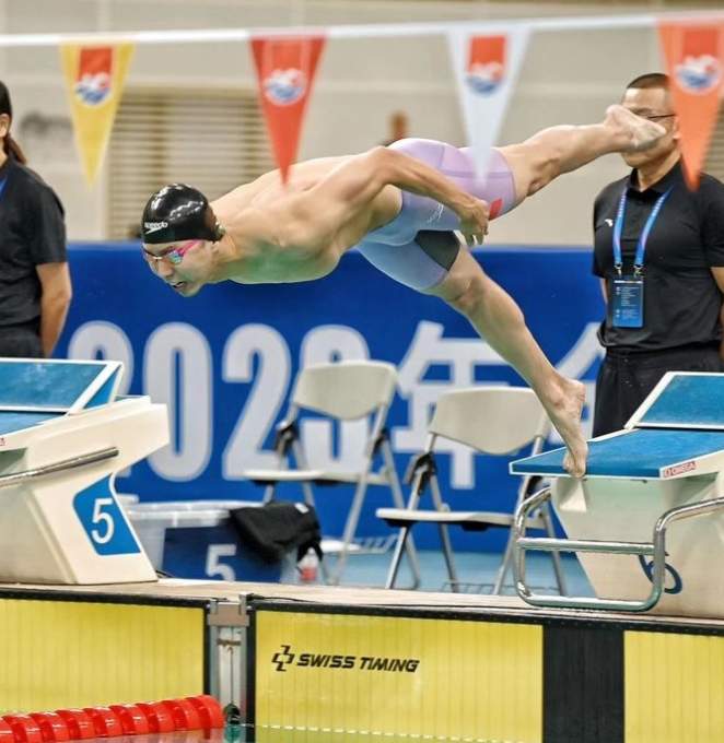 首个比赛日，张雨霏、覃海洋等顺利晋级决赛